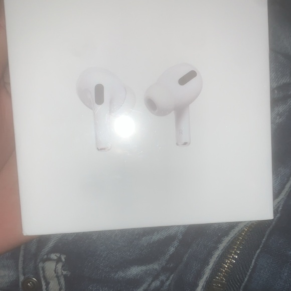 AirPods Pro with MagSafe Charging Case